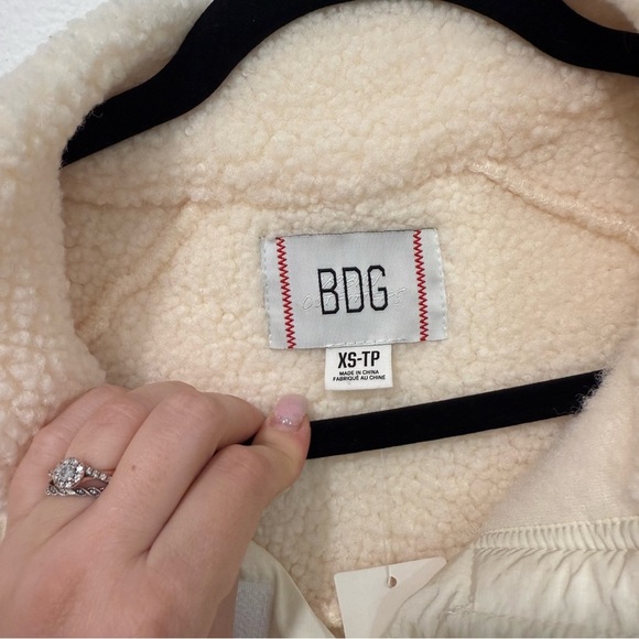 Urban Outfitters BDG Kas Sherpa Pieced Oversized Sweatshirt XS - Picture 3 of 6